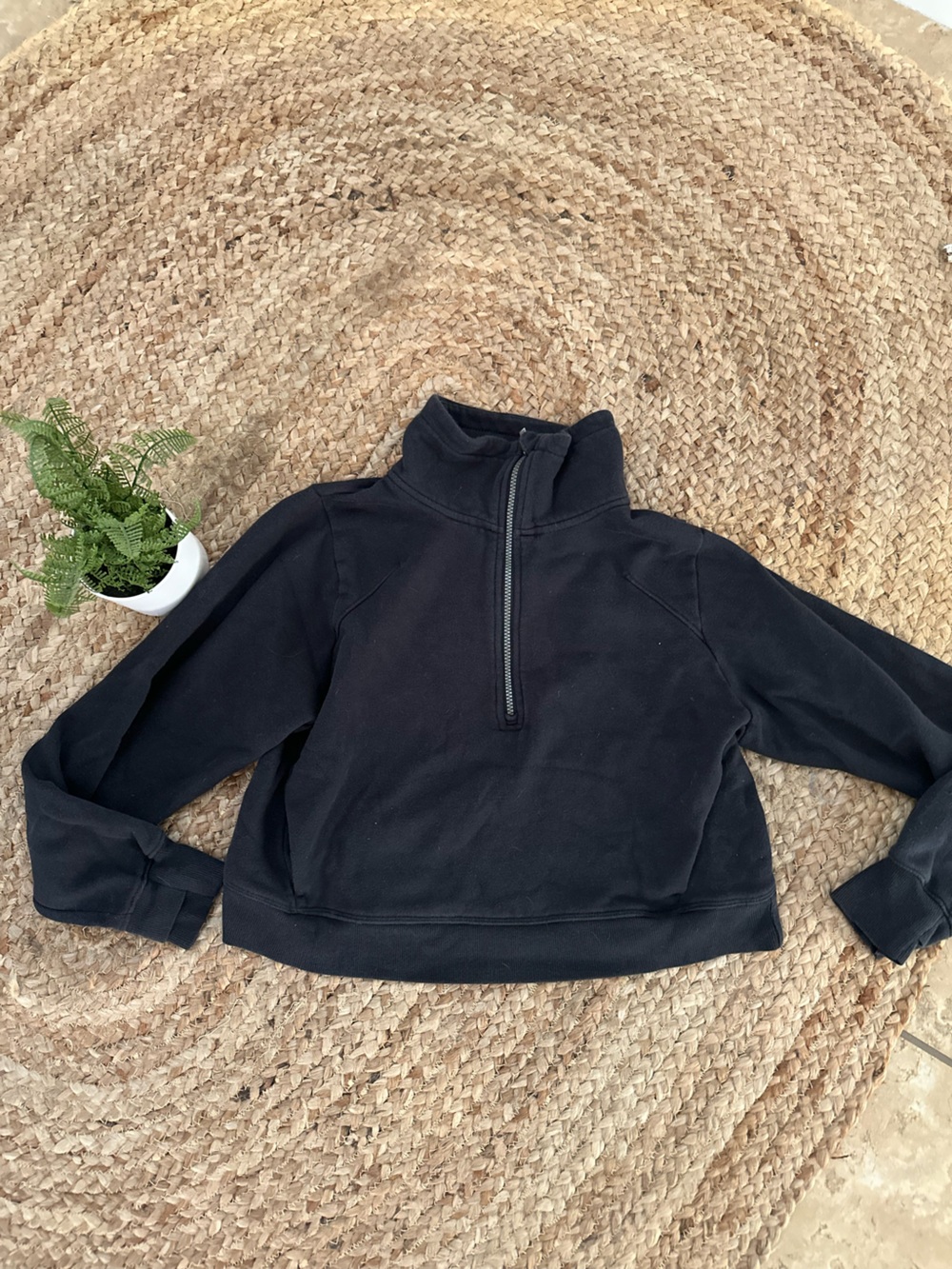 BLACK QUARTER ZIP CROPPED JACKET